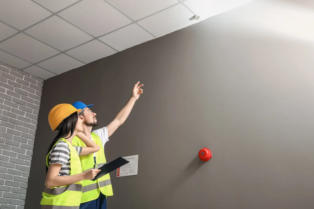 De beste voorbereiding voor vliesbehang in Dordrecht is de ondergrond. Zorgt dat deze vlak en geschuurd is voor een optimale hechting met het vlies.